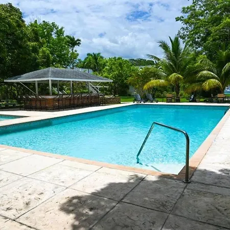 D'Escape At Seawind On The Bay Apartment